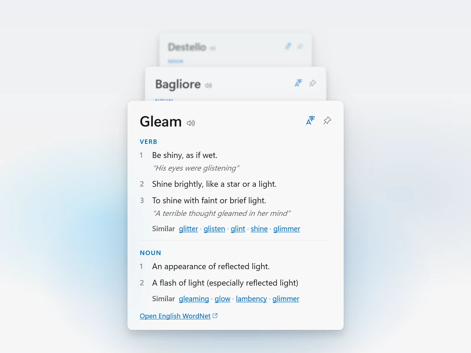 Les fiches de «&nbsp;gleam&nbsp;», «&nbsp;bagliore&nbsp;» et «&nbsp;destello&nbsp;», une par dictionnaire, empilées les unes derrière les autres